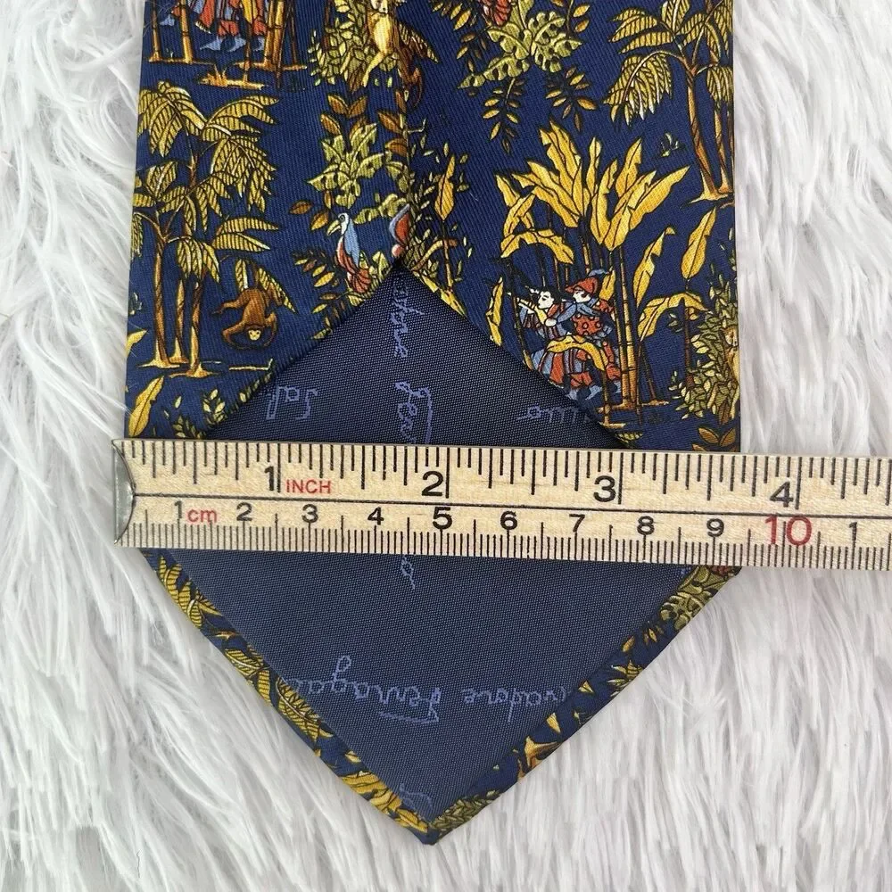 Salvatore Ferragamo Men’s 100%Silk Tie Hunting Jungle Print Navy Blue, Italy
